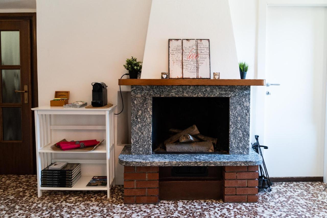Family Nest Overlooking Lake Como - By Rent All Como Argegno Esterno foto